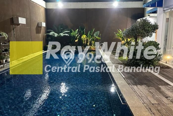 Rumah Eksklusif Dijual LT 450m2 di Cidadap, Bandung Rumah Eksklusif Dijual LT 450m2 di Cidadap, Bandung
