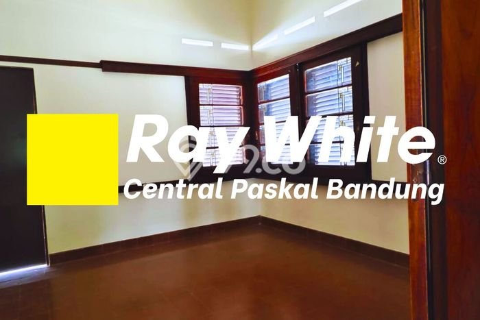 Disewakan Komersial di Kawasan Ramai Gatot Subroto Luas 300m2 Disewakan Komersial di Kawasan Ramai Gatot Subroto Luas 300m2