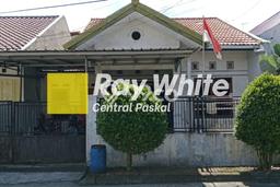 Rumah Luas Asri 3 KT Siap Huni di Taman Kopo Indah Bandung Rumah Luas Asri 3 KT Siap Huni di Taman Kopo Indah Bandung
