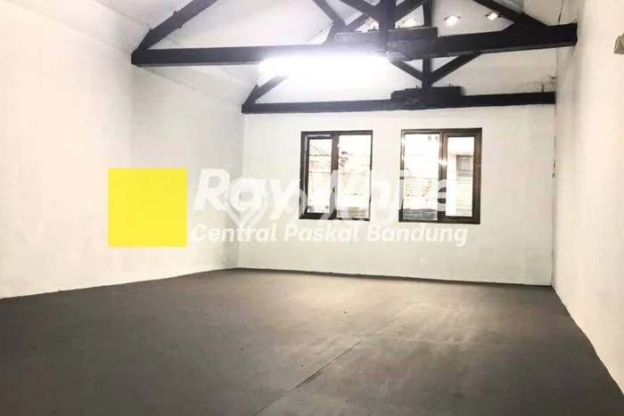 Ruko bagus disewakan di Andir Bandung dengan LB 80m2 harga sewa terbaik Ruko bagus disewakan di Andir Bandung dengan LB 80m2 harga sewa terbaik