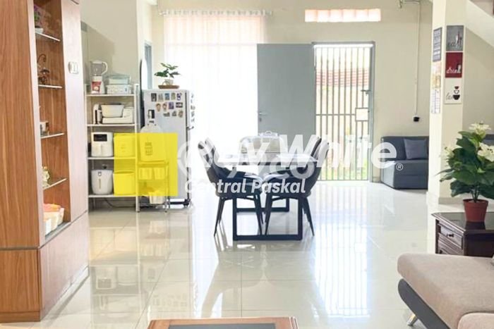 Unit Ruko Dijual di Bandung LT 268m2 & LB 350m2 Unit Ruko Dijual di Bandung LT 268m2 & LB 350m2
