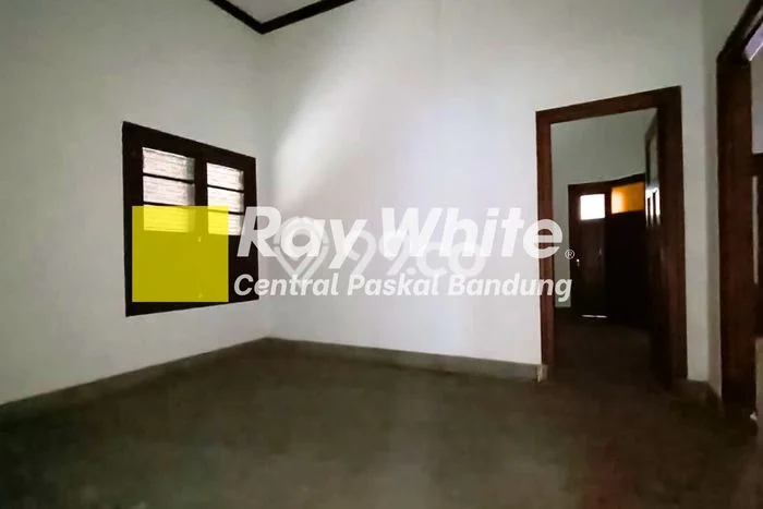 Unit Komersial Tersedia di Pajajaran Spesifikasi LB 450m2 Unit Komersial Tersedia di Pajajaran Spesifikasi LB 450m2