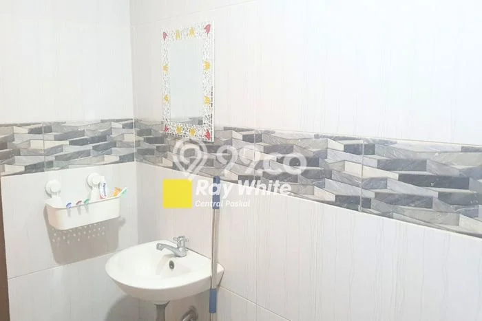SPECIAL OFFER! Rumah Asri area Soekarno Hatta, Luas 150m2m² LB 120m2m² SPECIAL OFFER! Rumah Asri area Soekarno Hatta, Luas 150m2m² LB 120m2m²