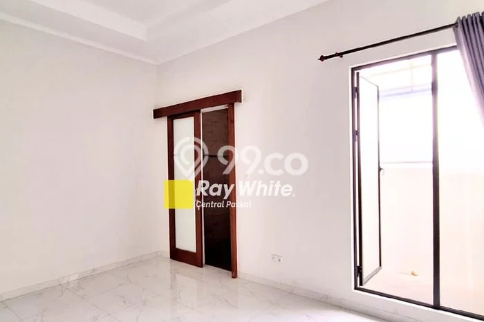 Dijual Cepat Rumah Favorit Siap Huni LB 115m2 di Batununggal, Bandung Dijual Cepat Rumah Favorit Siap Huni LB 115m2 di Batununggal, Bandung