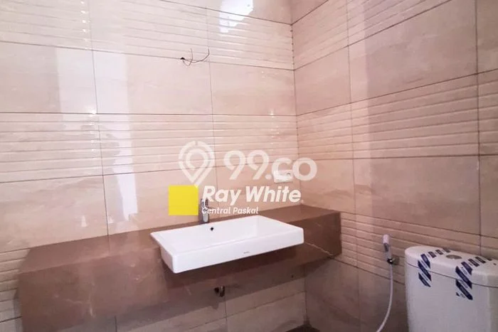 Dijual Cepat Rumah Favorit Siap Huni LB 115m2 di Batununggal, Bandung Dijual Cepat Rumah Favorit Siap Huni LB 115m2 di Batununggal, Bandung