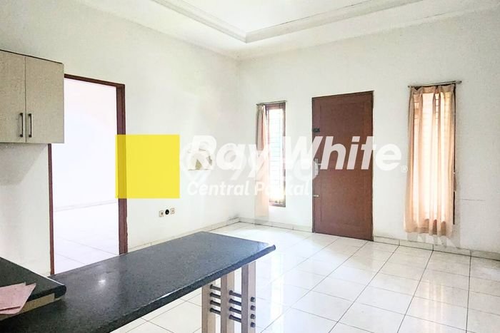 Dijual! Komersial di Caringin Bandung LT 346m2 / LB 240m2 Kawasan Bisnis Dijual! Komersial di Caringin Bandung LT 346m2 / LB 240m2 Kawasan Bisnis