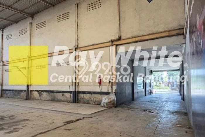 Unit Ruko Dijual di Bandung LT 1828m2 & LB 2200m2 Unit Ruko Dijual di Bandung LT 1828m2 & LB 2200m2