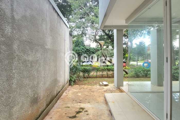 For Sale! Luxury House LT 185m2 Desain Elegan di Sektor 9-Bintaro For Sale! Luxury House LT 185m2 Desain Elegan di Sektor 9-Bintaro
