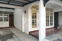 Rumah Modern 3 KT di Bintaro Tangerang Selatan Unfurnished Rumah Modern 3 KT di Bintaro Tangerang Selatan Unfurnished