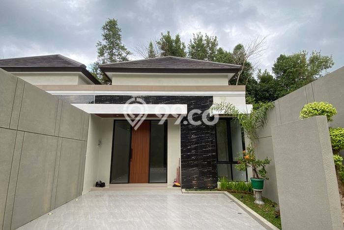 For Sale Rumah 4 Kamar Lokasi Ideal Bagus dan Strategis di Ngemplak For Sale Rumah 4 Kamar Lokasi Ideal Bagus dan Strategis di Ngemplak