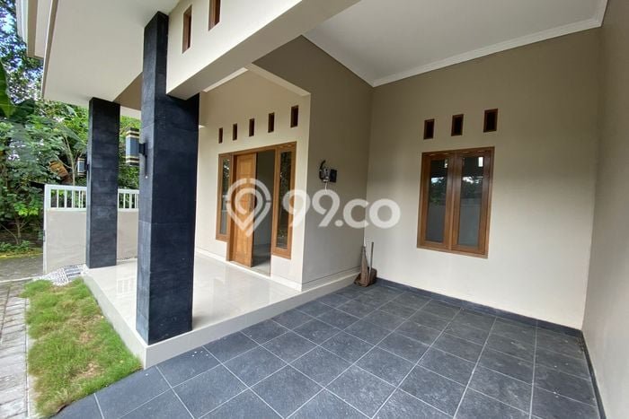 For Sale Rumah 3 Kamar Lokasi Ideal Nyaman dan Strategis di Depok For Sale Rumah 3 Kamar Lokasi Ideal Nyaman dan Strategis di Depok