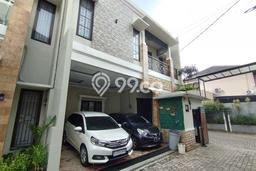 Rumah Strategis Minimalis Lb 200m2 di Jagakarsa, Jakarta Selatan Rumah Strategis Minimalis Lb 200m2 di Jagakarsa, Jakarta Selatan