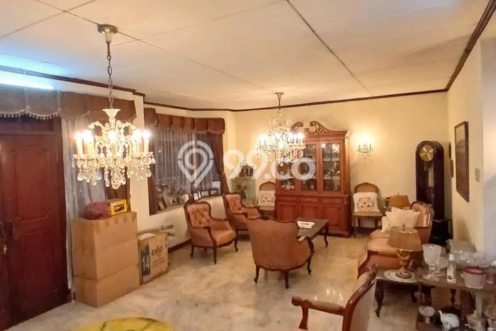 Siap Huni Rumah Mewah 5 Kamar di Pancoran Dekat ke Mana Pun Siap Huni Rumah Mewah 5 Kamar di Pancoran Dekat ke Mana Pun