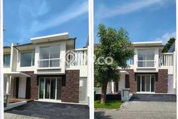 Hot Offer Hunian Premium Ideal dan Luas di Wiyung, Surabaya Hot Offer Hunian Premium Ideal dan Luas di Wiyung, Surabaya