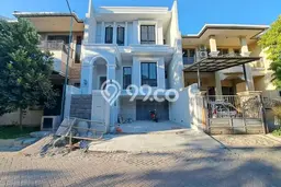 Dijual Rumah Mewah Elegan Dengan View Eksklusif di Graha, Surabaya Dijual Rumah Mewah Elegan Dengan View Eksklusif di Graha, Surabaya