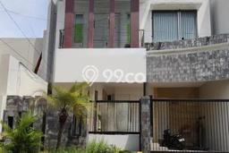 Hunian Eksklusif Siap Huni LT 135m2 di Dukuh Pakis, Surabaya Hunian Eksklusif Siap Huni LT 135m2 di Dukuh Pakis, Surabaya
