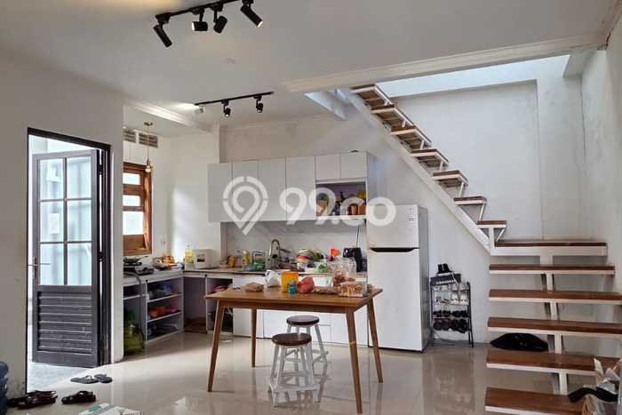 Dijual Rumah 4 Kamar Lokasi Ideal Bagus dan Strategis di Semarang Barat Dijual Rumah 4 Kamar Lokasi Ideal Bagus dan Strategis di Semarang Barat