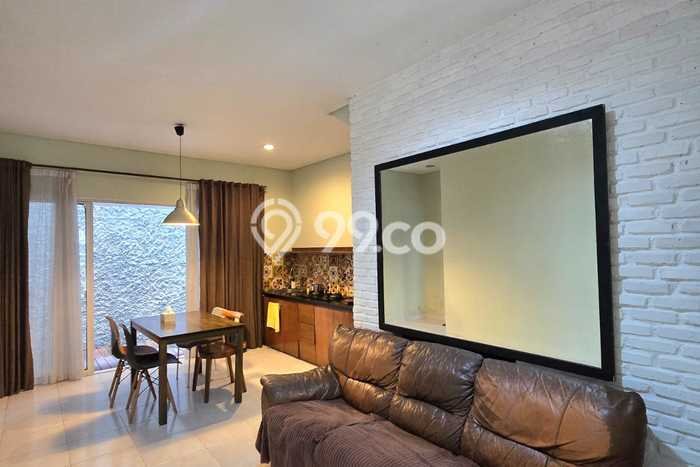 Rumah Modern 3 KT di Sektor 9-Bintaro Tangerang Selatan Semi Furnished Rumah Modern 3 KT di Sektor 9-Bintaro Tangerang Selatan Semi Furnished