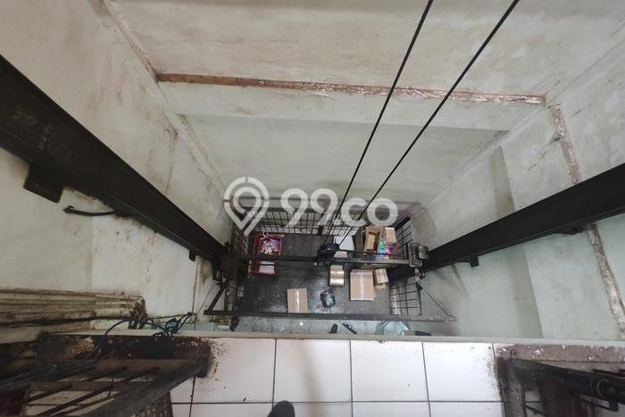 Ruko Bagus Dijual LB 510m2 Lokasi Strategis Surabaya Area Cocok untuk Bisnis Ruko Bagus Dijual LB 510m2 Lokasi Strategis Surabaya Area Cocok untuk Bisnis