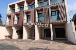 Jual Rumah Strategis Bagus Punya 3 KT di Kebayoran Lama Jakarta Selatan SHM Jual Rumah Strategis Bagus Punya 3 KT di Kebayoran Lama Jakarta Selatan SHM