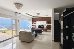 Rumah Mewah LB 500m2 Siap Pakai Desain Elegan di Kota Baru Parahyangan, Bandung Rumah Mewah LB 500m2 Siap Pakai Desain Elegan di Kota Baru Parahyangan, Bandung