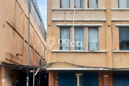 Disewakan Ruko komersial di Kelapa Gading luas bangunan 200m2 Disewakan Ruko komersial di Kelapa Gading luas bangunan 200m2