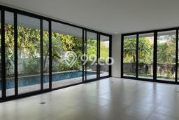 Hunian Modern dengan LT 376m2 & LB 928m2 Disewakan di Kemang Hunian Modern dengan LT 376m2 & LB 928m2 Disewakan di Kemang