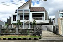 Dijual Rumah Mewah Elegan Dengan View Eksklusif di Dieng Tidar, Malang Dijual Rumah Mewah Elegan Dengan View Eksklusif di Dieng Tidar, Malang