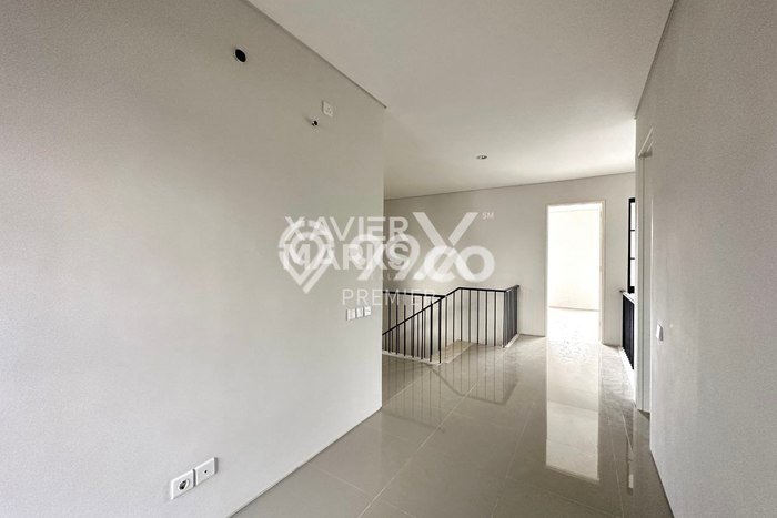 Dijual Rumah Luas Elegan Dengan View Eksklusif di Villa Puncak Tidar, Malang Dijual Rumah Luas Elegan Dengan View Eksklusif di Villa Puncak Tidar, Malang