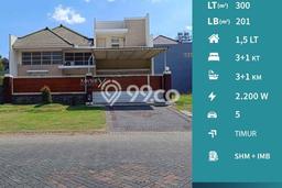 Ready to Use! Luxury House LT 300m2 Desain Elegan di Araya Ready to Use! Luxury House LT 300m2 Desain Elegan di Araya