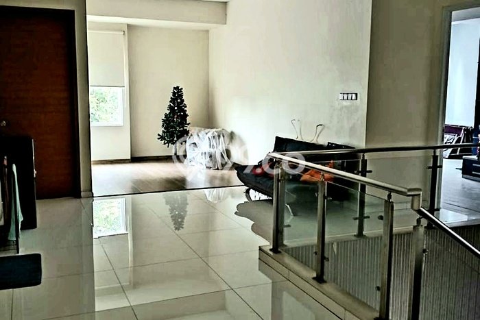 Siap Huni Rumah Mewah 6 Kamar di Karawang Barat Dekat ke Mana Pun Siap Huni Rumah Mewah 6 Kamar di Karawang Barat Dekat ke Mana Pun