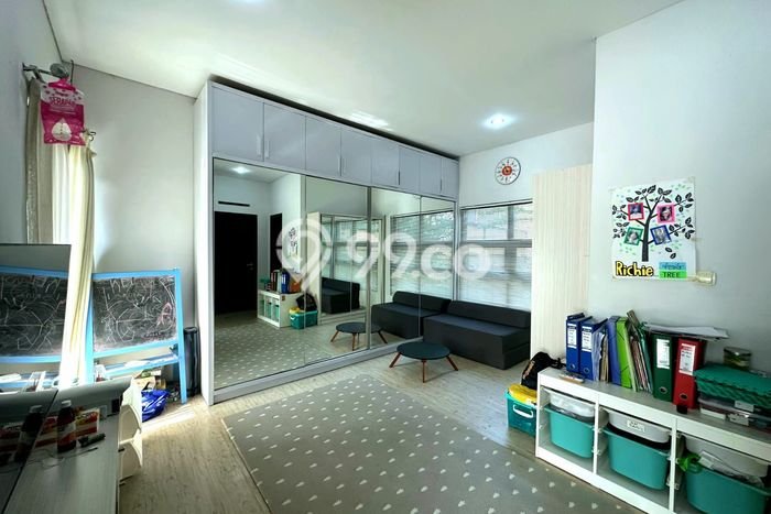 Rumah Luxury Modern Tanpa Renovasi di Buah Batu Bandung Rumah Luxury Modern Tanpa Renovasi di Buah Batu Bandung