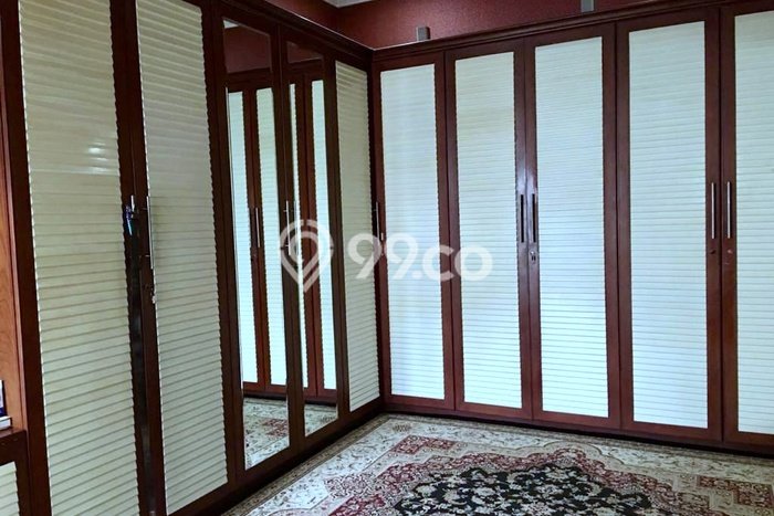 Siap Huni Rumah Mewah 7 Kamar di Sukasari Dekat ke Mana Pun Siap Huni Rumah Mewah 7 Kamar di Sukasari Dekat ke Mana Pun