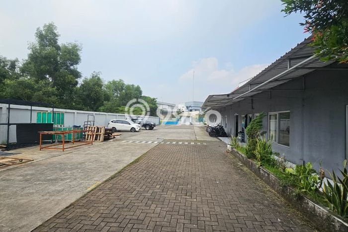 FOR SALE! Gudang di Cikarang Pusat Bekasi, LT 1800m2, LB 855m2 FOR SALE! Gudang di Cikarang Pusat Bekasi, LT 1800m2, LB 855m2
