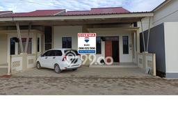 Lokasi strategis! Rumah siap pakai disewakan di Singkawang Barat LB 120m2 Lokasi strategis! Rumah siap pakai disewakan di Singkawang Barat LB 120m2