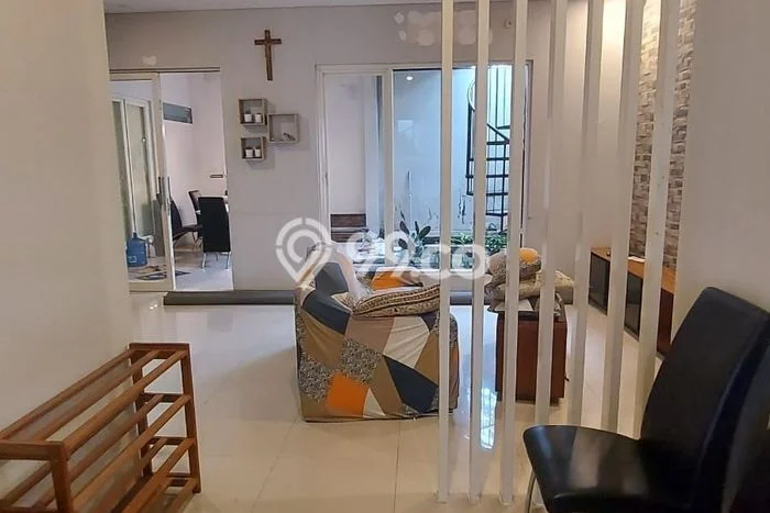 Disewakan! Rumah 4 Kamar Tidur &
4 Kamar Mandi di Citraland, Surabaya Disewakan! Rumah 4 Kamar Tidur &
4 Kamar Mandi di Citraland, Surabaya