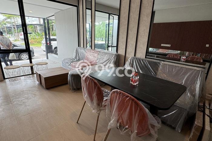 Disewakan Rumah Harga Terjangkau di Citraland Surabaya dengan 3 Kamar Tidur Disewakan Rumah Harga Terjangkau di Citraland Surabaya dengan 3 Kamar Tidur