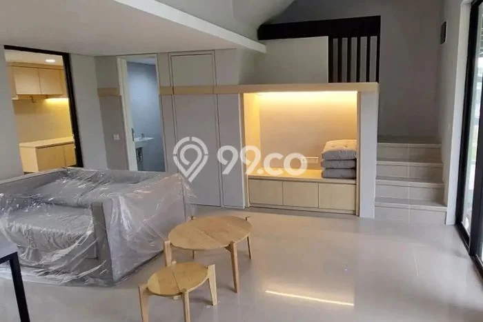 Rumah sewa siap pakai 4 KT di Citraland, Surabaya Rumah sewa siap pakai 4 KT di Citraland, Surabaya