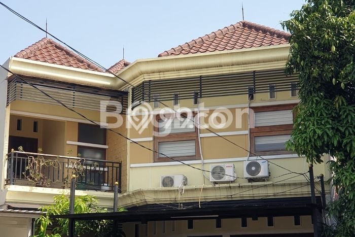 Rumah Elit LB 400m2 Siap Pakai Desain Elegan di Cibubur, Depok Rumah Elit LB 400m2 Siap Pakai Desain Elegan di Cibubur, Depok