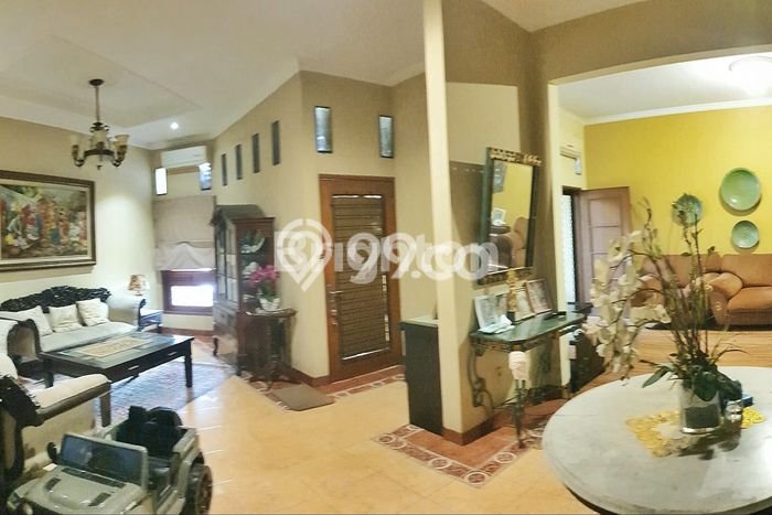 Rumah Elit LB 400m2 Siap Pakai Desain Elegan di Cibubur, Depok Rumah Elit LB 400m2 Siap Pakai Desain Elegan di Cibubur, Depok