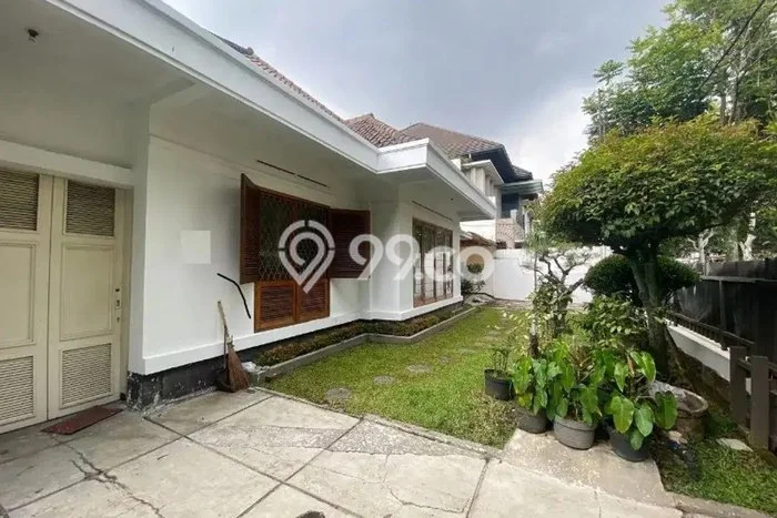 Jual Rumah Luas Megah Dengan View Cantik di Burangrang, Bandung Jual Rumah Luas Megah Dengan View Cantik di Burangrang, Bandung