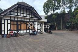 Rumah Mewah LB 300m2 Siap Pakai Desain Elegan di Dago, Bandung Rumah Mewah LB 300m2 Siap Pakai Desain Elegan di Dago, Bandung