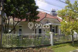 Rumah Eksklusif Dijual LT 374m2 di Batununggal, Bandung Rumah Eksklusif Dijual LT 374m2 di Batununggal, Bandung
