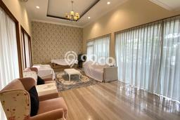 Ready to Use! Premium House LT 423m2 Desain Elegan di Kuningan Ready to Use! Premium House LT 423m2 Desain Elegan di Kuningan