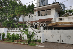 Jual Rumah Mewah Elegan Dengan View Eksklusif di Simprug, Jakarta Selatan Jual Rumah Mewah Elegan Dengan View Eksklusif di Simprug, Jakarta Selatan