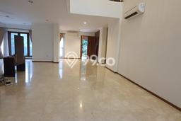 Rumah Kondisi Baik Disewakan di Senopati, Jakarta Selatan LT 600m2, LB 700m2 Rumah Kondisi Baik Disewakan di Senopati, Jakarta Selatan LT 600m2, LB 700m2