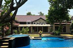 Rumah Kontrakan Jakarta Selatan LT 1000m2 LB 450m2 Area Kemang Rumah Kontrakan Jakarta Selatan LT 1000m2 LB 450m2 Area Kemang