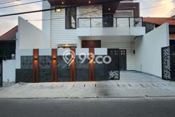 For Sale! Premium House LT 206m2 Desain Elegan di Cipinang For Sale! Premium House LT 206m2 Desain Elegan di Cipinang