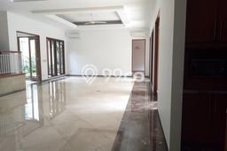 Sewa Rumah Nyaman di Senopati LT 800m2 / LB 700m2 Siap Huni Sewa Rumah Nyaman di Senopati LT 800m2 / LB 700m2 Siap Huni