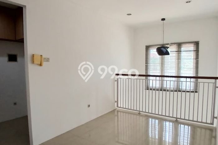 Rumah Modern 4 KT di Graha Raya Bintaro Tangerang Selatan Semi Furnished Rumah Modern 4 KT di Graha Raya Bintaro Tangerang Selatan Semi Furnished